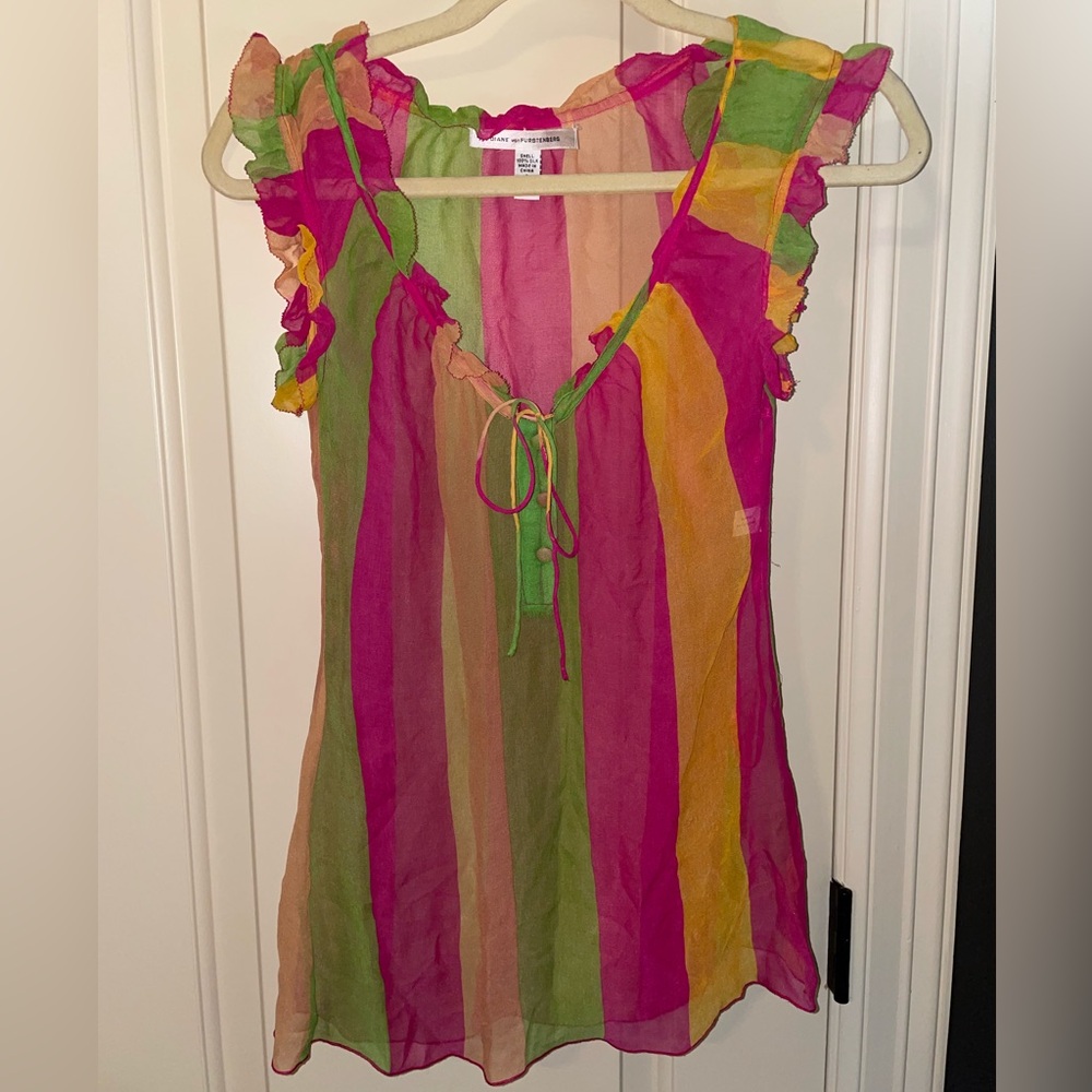 Diane Von Furstenberg silk summer top size small 2 sheer pink green